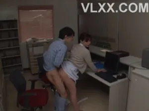 Nữ phát thanh viên mới năm 2002, khuôn mặt siêu trong sáng, thân hình tuyệt vời, bộ ngực rất cao, âm hộ dày, âm hộ bướm